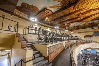 Warner Theatre, Huntington Park: Balcony Side