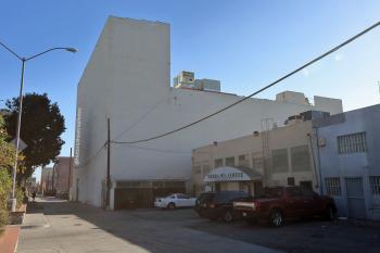 Warner Theatre, Huntington Park: Stagehouse North Side