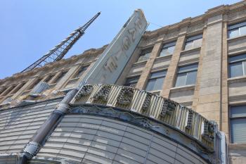 Warner Hollywood, Los Angeles: Hollywood: Marquee, vertical sign, and radio mast